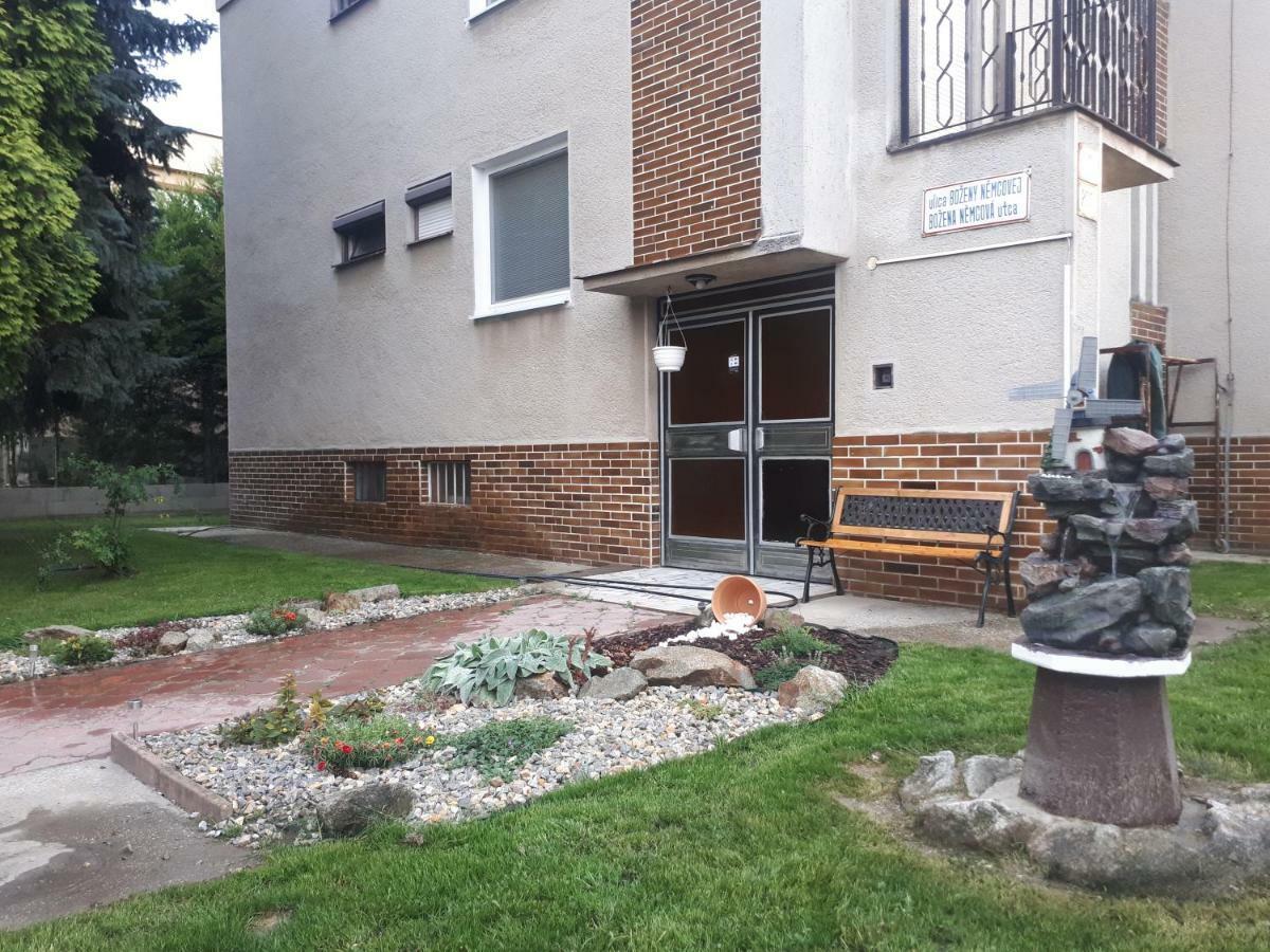 Elisa Aparthotel Komárno Екстериор снимка